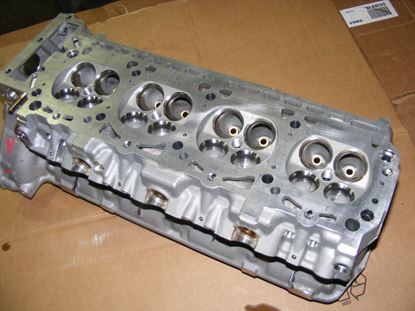 Picture of Cylinder head, right 500SL 90-91, 1190103820