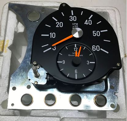 Picture of Mercedes 300sd clock rpm gauge 0015428316